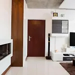 Orangehomes One Bedroom With Fireplace