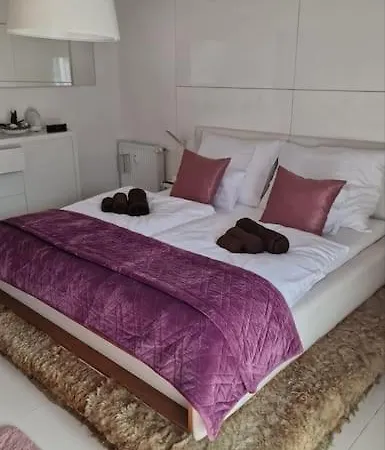 Apartmán Orangehomes One Bedroom With Fireplace Budapešť