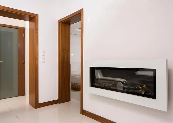 Orangehomes One Bedroom With Fireplace *